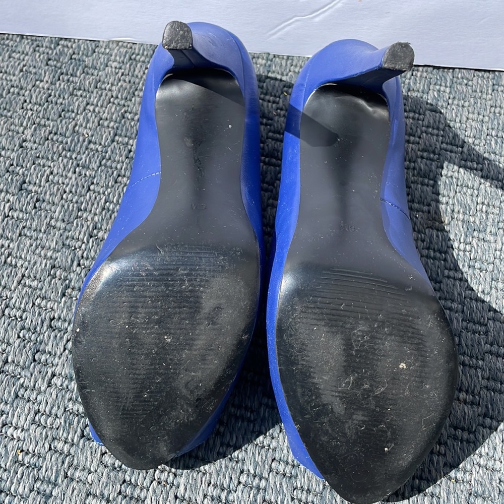 GUESS Navy Blue Leather Heels - Picture 3 of 4